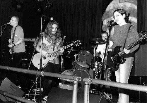 The Peel, Kingston, 25.11.00