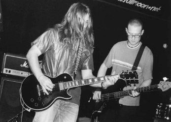 Tom & Jon get down to business...but Jon's snapped a string!!